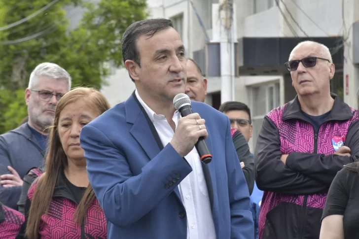 inauguracion-pablo-grasso-festival-aniversario-rio-gallegos-primer-dia-JS-5-728x485