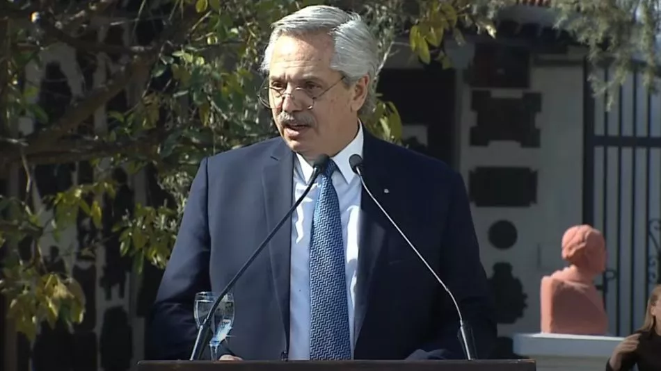 el-presidente-alberto-fernandez-hablando-en-el-acto-del-9-de-julio-en-tucuman-1384027