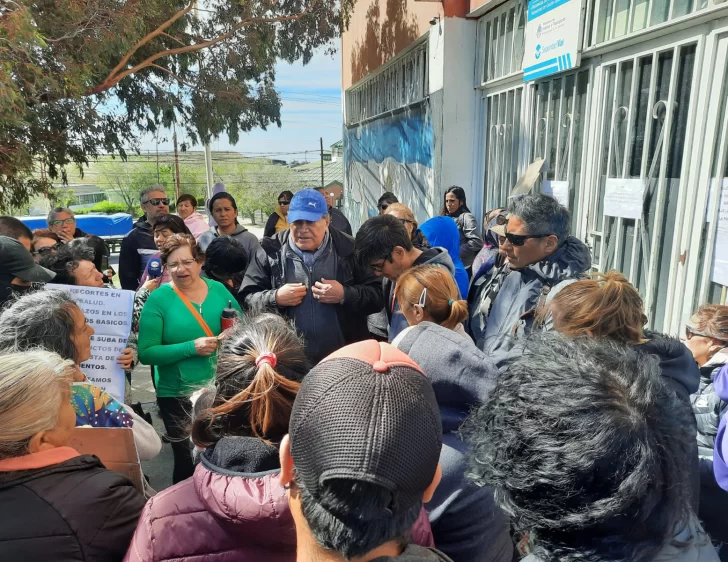 paro-municipales-caleta-olivia-someco-TM-728x562