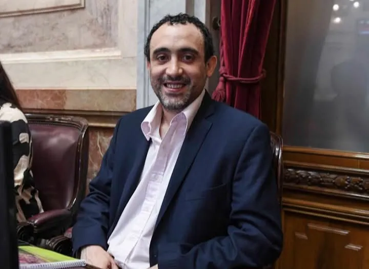 984a6f53d5f8c3c85f1a3a83a15f35ab