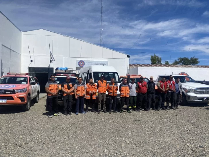 Santa-Cruz-despliega-un-gran-operativo-mixto-para-combatir-los-incendios-en-Chubut-728x546