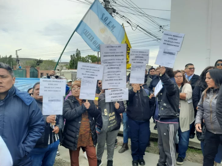 municipales-caleta-olivia-reclamo-asamblea-partitaria-TM-728x546