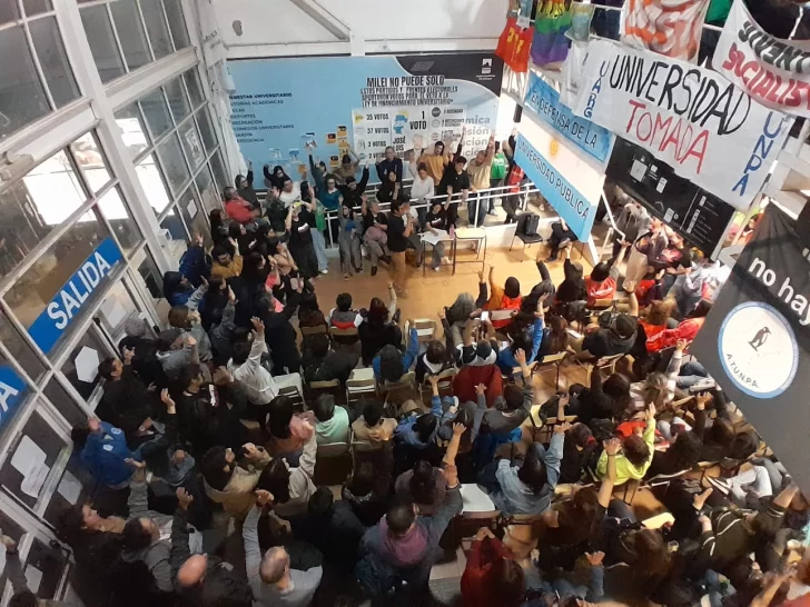 UNPA-UARG-ASAMBLEA-728x546