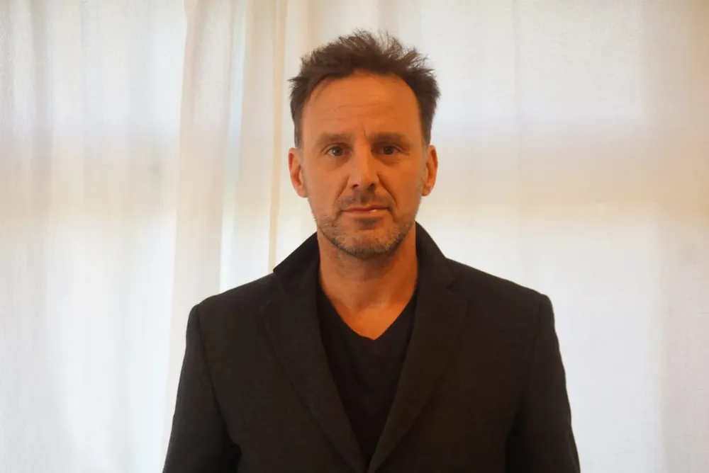 multimedia.grande.8a3ba8b7f8711a35.VGhpZXJyeSBEZWNvdWRfZ3JhbmRlLndlYnA=