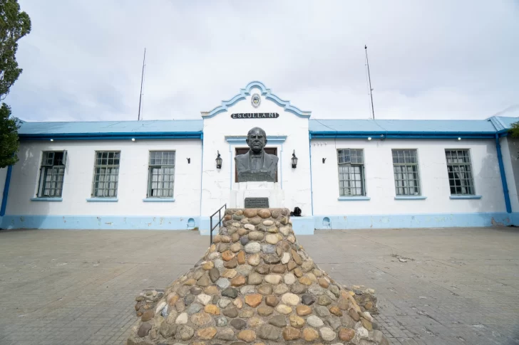primer-dia-de-clases-2025-escuela-1-rio-gallegos-paro-docente-1-728x485