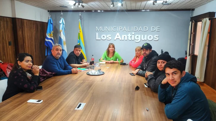 acuerdo-conflicto-los-antiguos-zulma-neira-nicolas-brizuela-ate-municipales-728x410