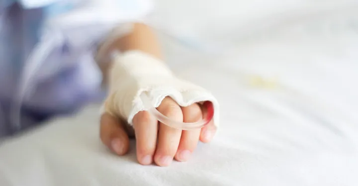 mano-nino-hospital
