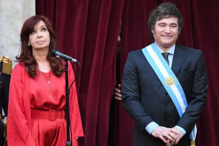 cristina-kirchner-javier-milei-asuncion-2023-728x485